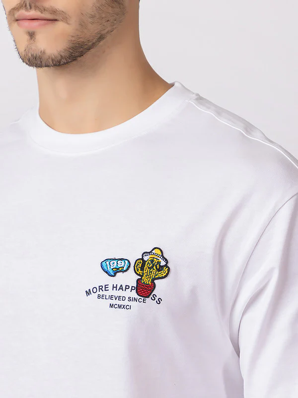 Men's Graphic Roundneck T-Shirt - Image 4