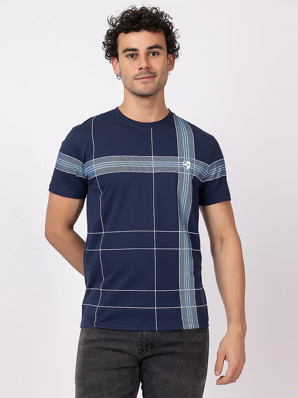 Men's Criss-Cross Print Roundneck - Image 15