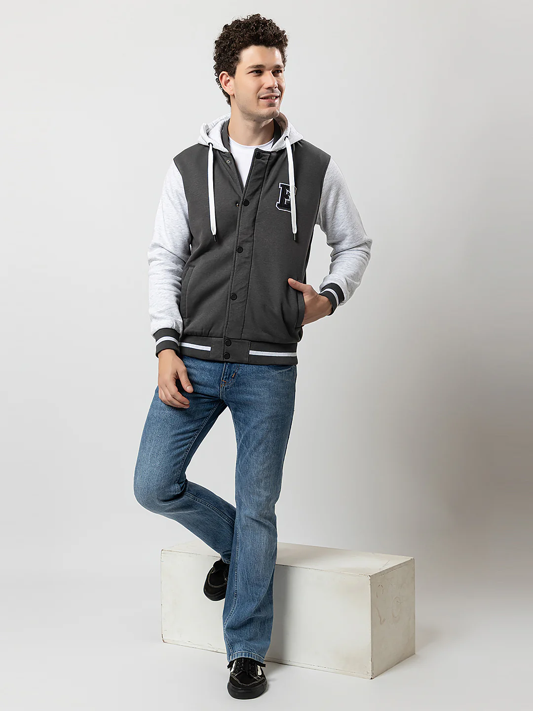 Men's Classic Fit Sweatshirt - Image 8