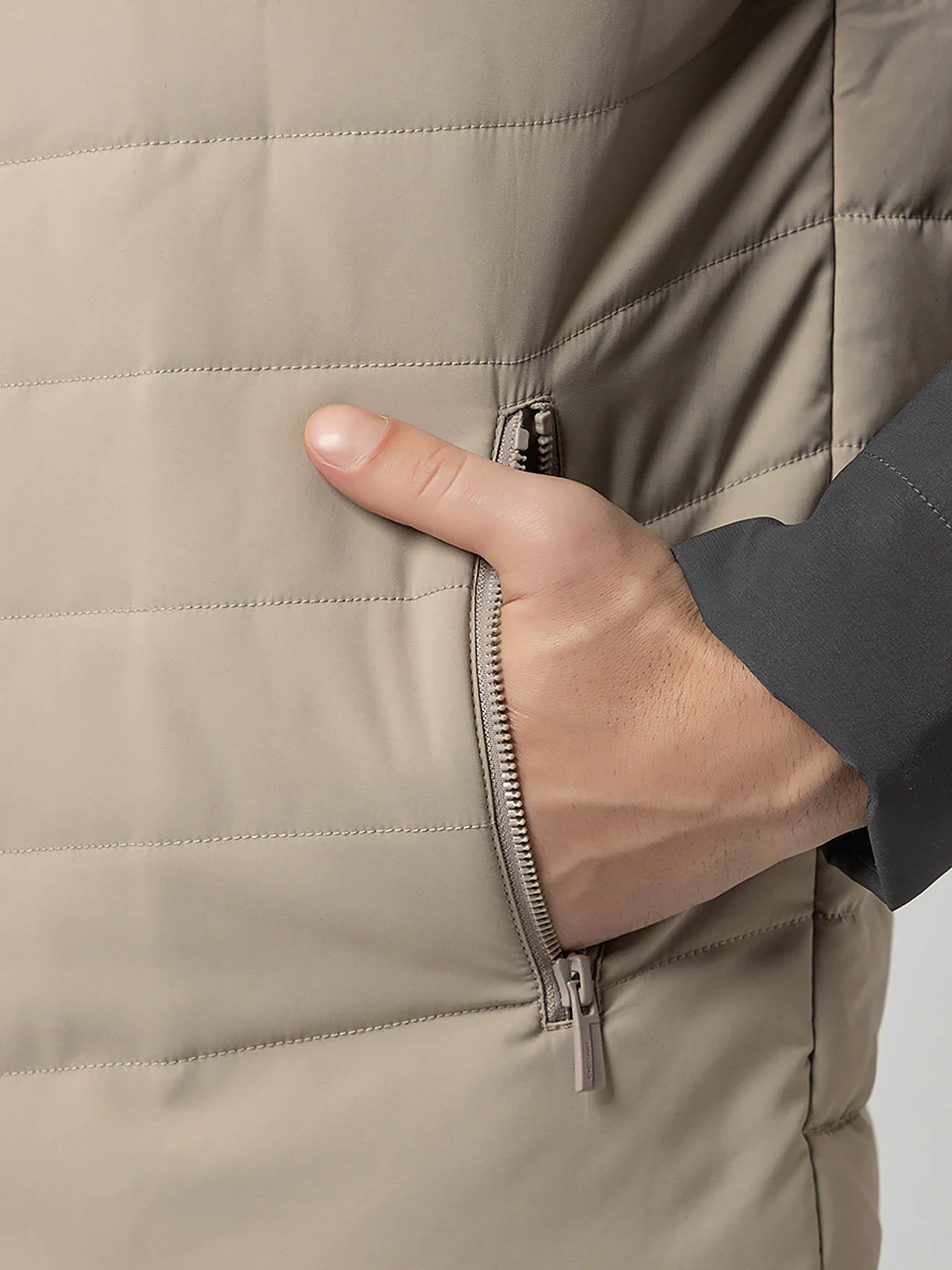 Men's Hooded Quilted Jacket - Image 5