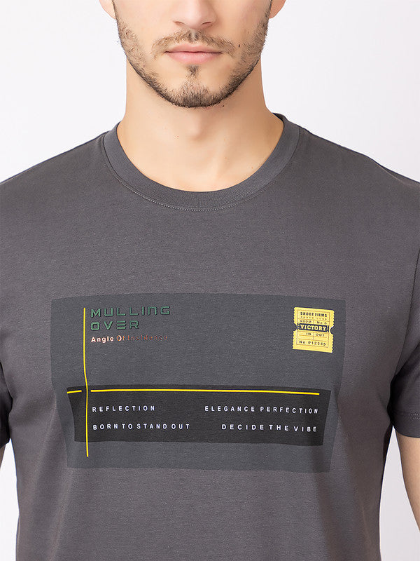 Men's Graphic Roundneck T-Shirt - Image 4