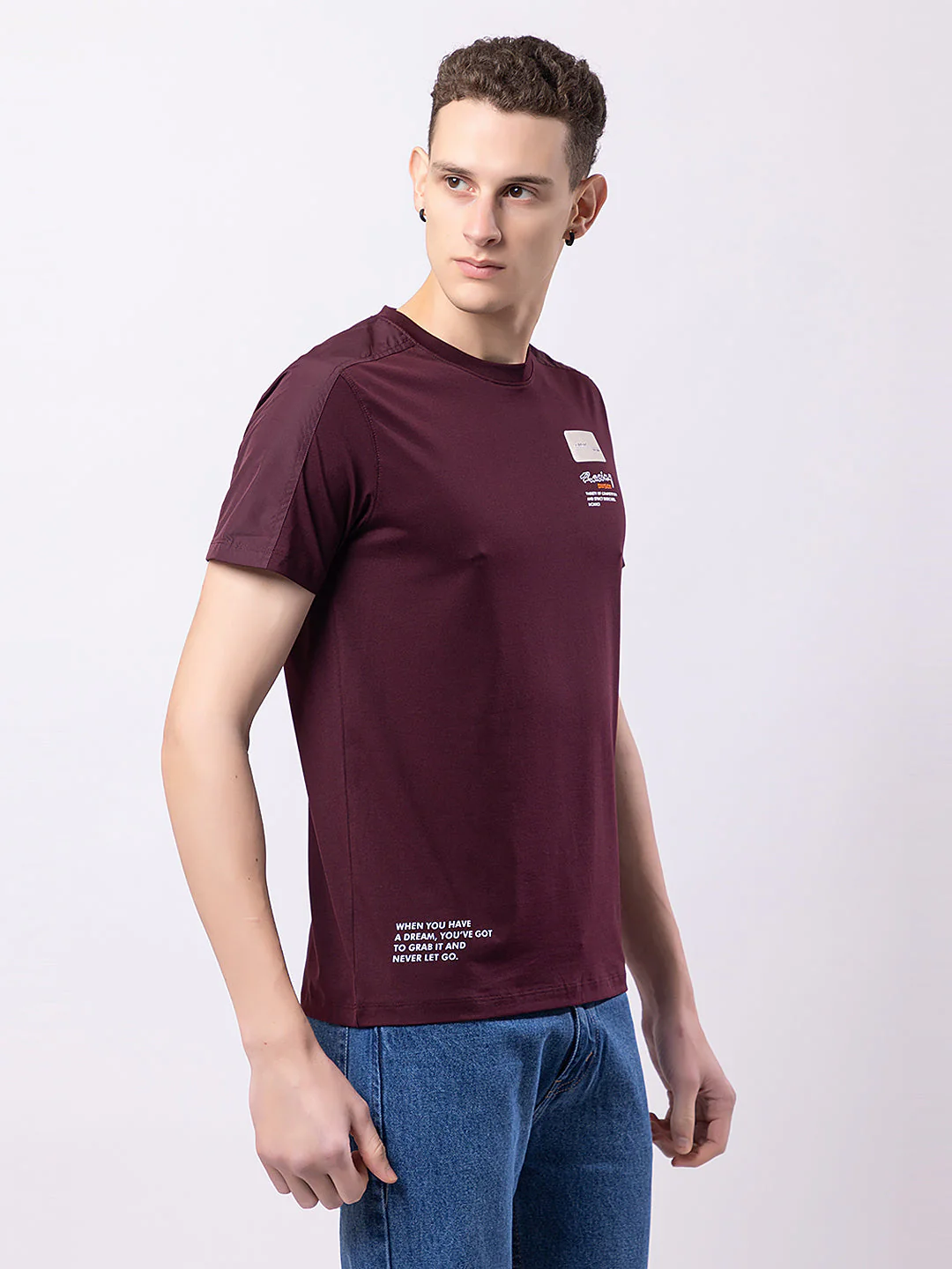 Men's Chest-print Sleek T-shirt - Image 5