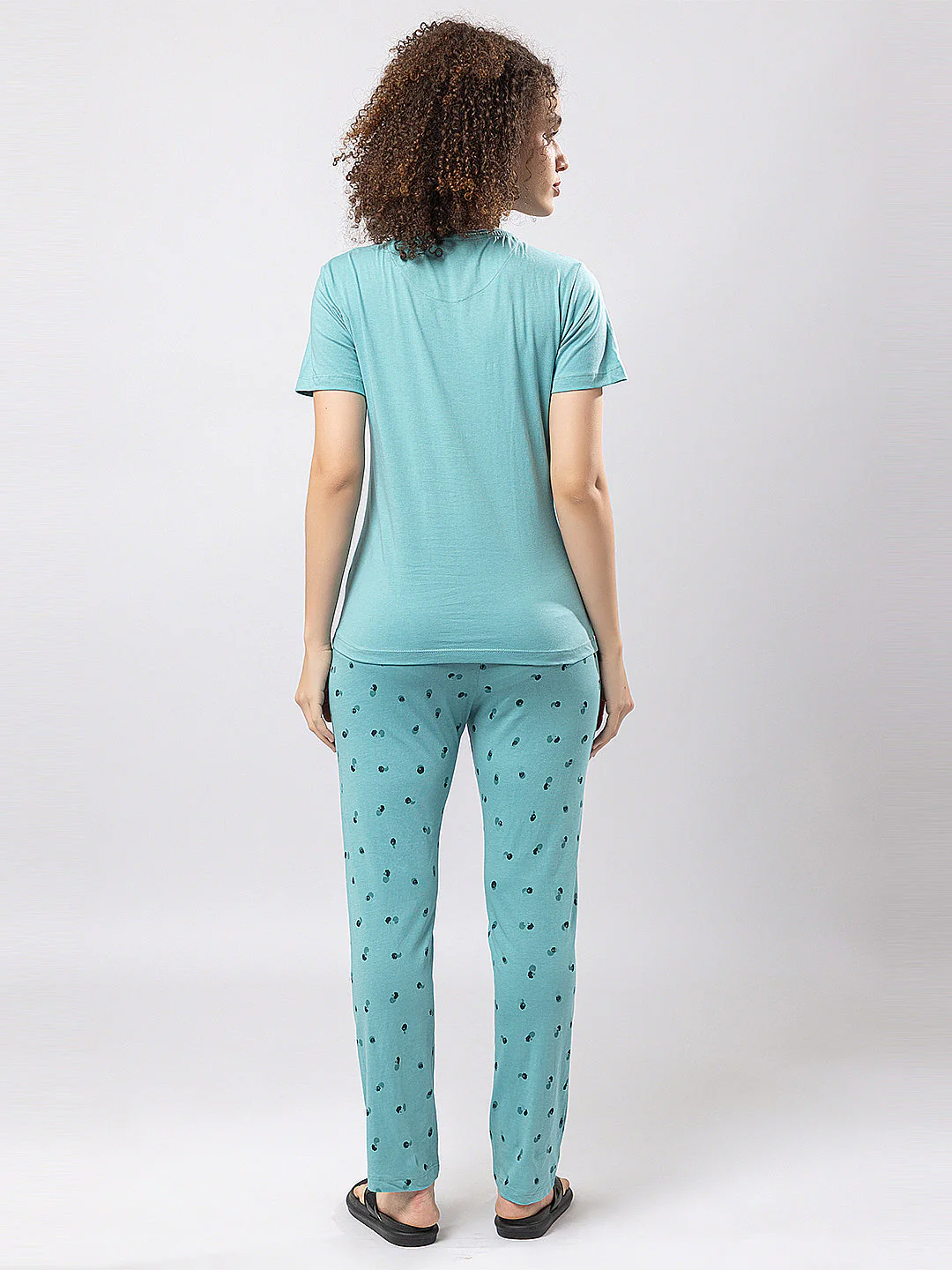 Round Neck tshirt and Check Printed Lower - Image 9