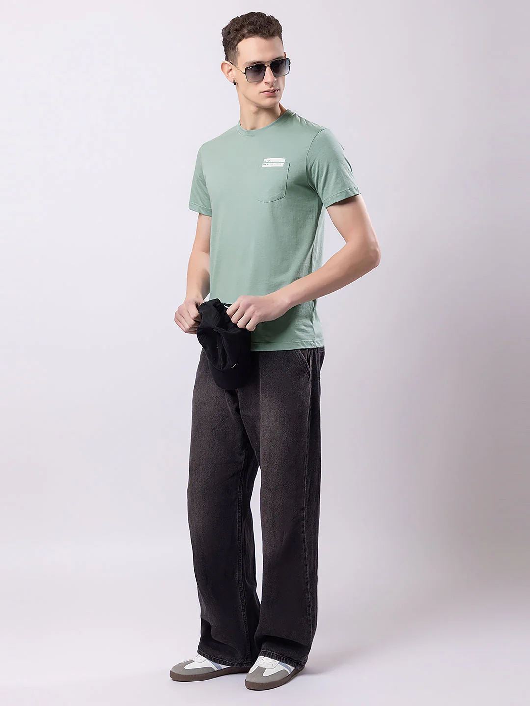 Men's Round-neck Solid T-shirt - Image 6