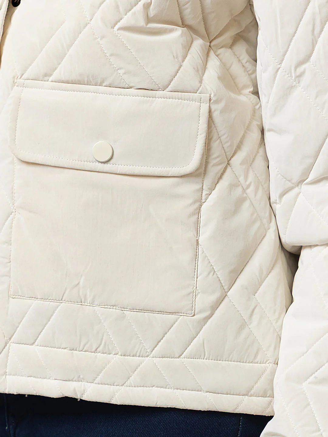Women's Quilted Button-up Jacket - Image 4