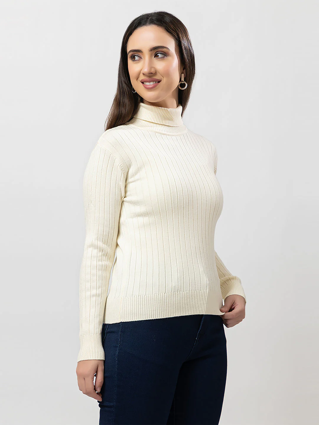 Women's Cable-Knit Solid Sweater - Image 4