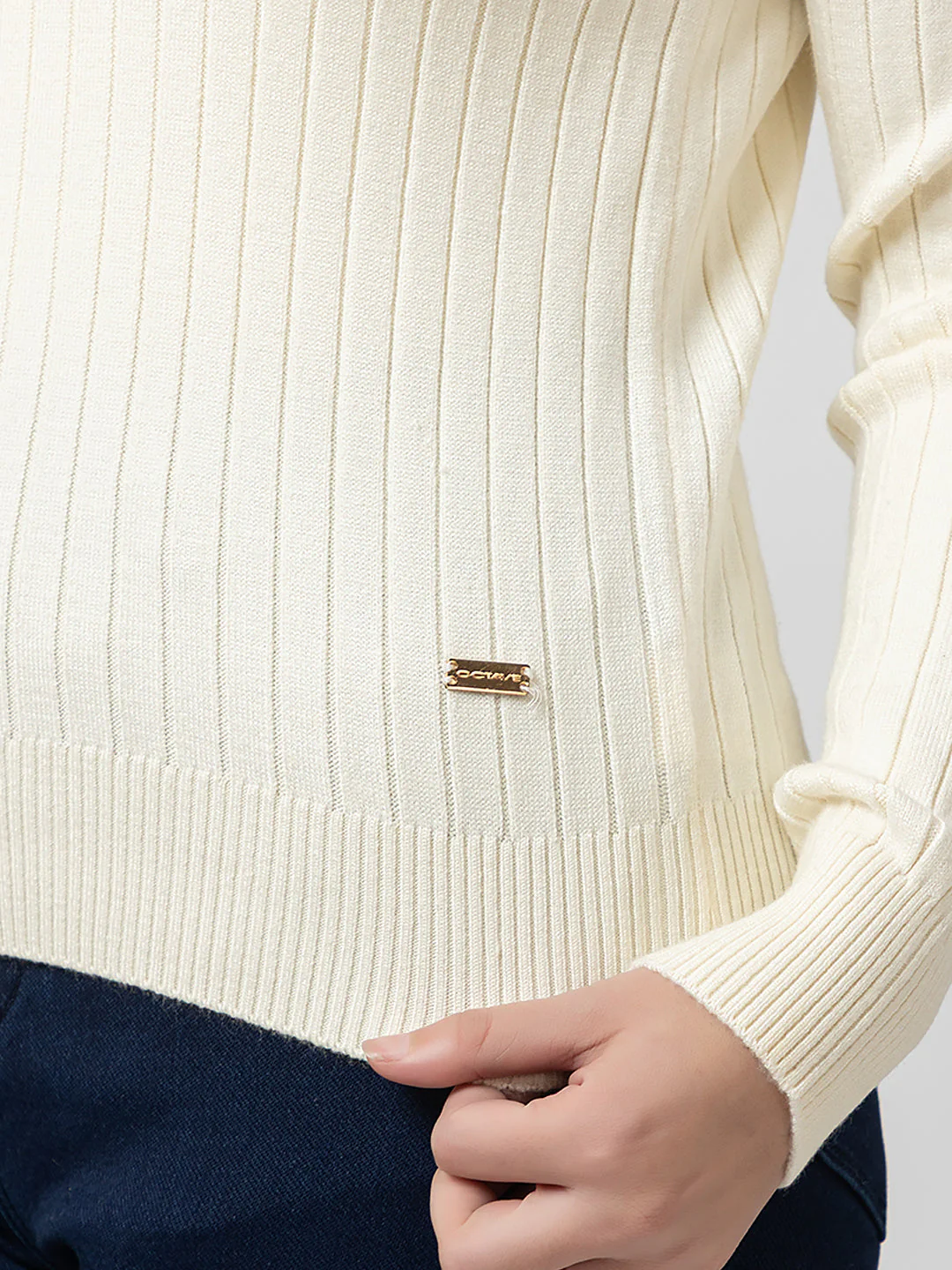 Women's Cable-Knit Solid Sweater - Image 5