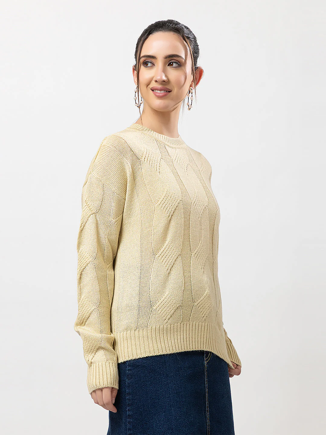 Women's Cozy Cable-Knit Sweater - Image 5