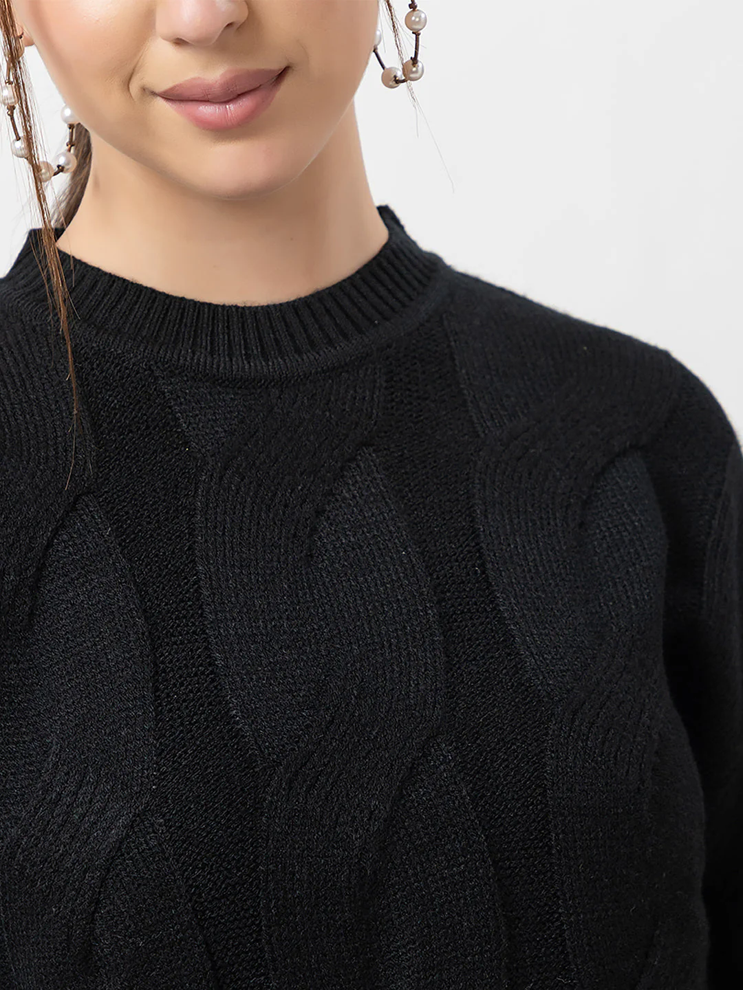 Women's Cozy Cable-Knit Sweater - Image 5