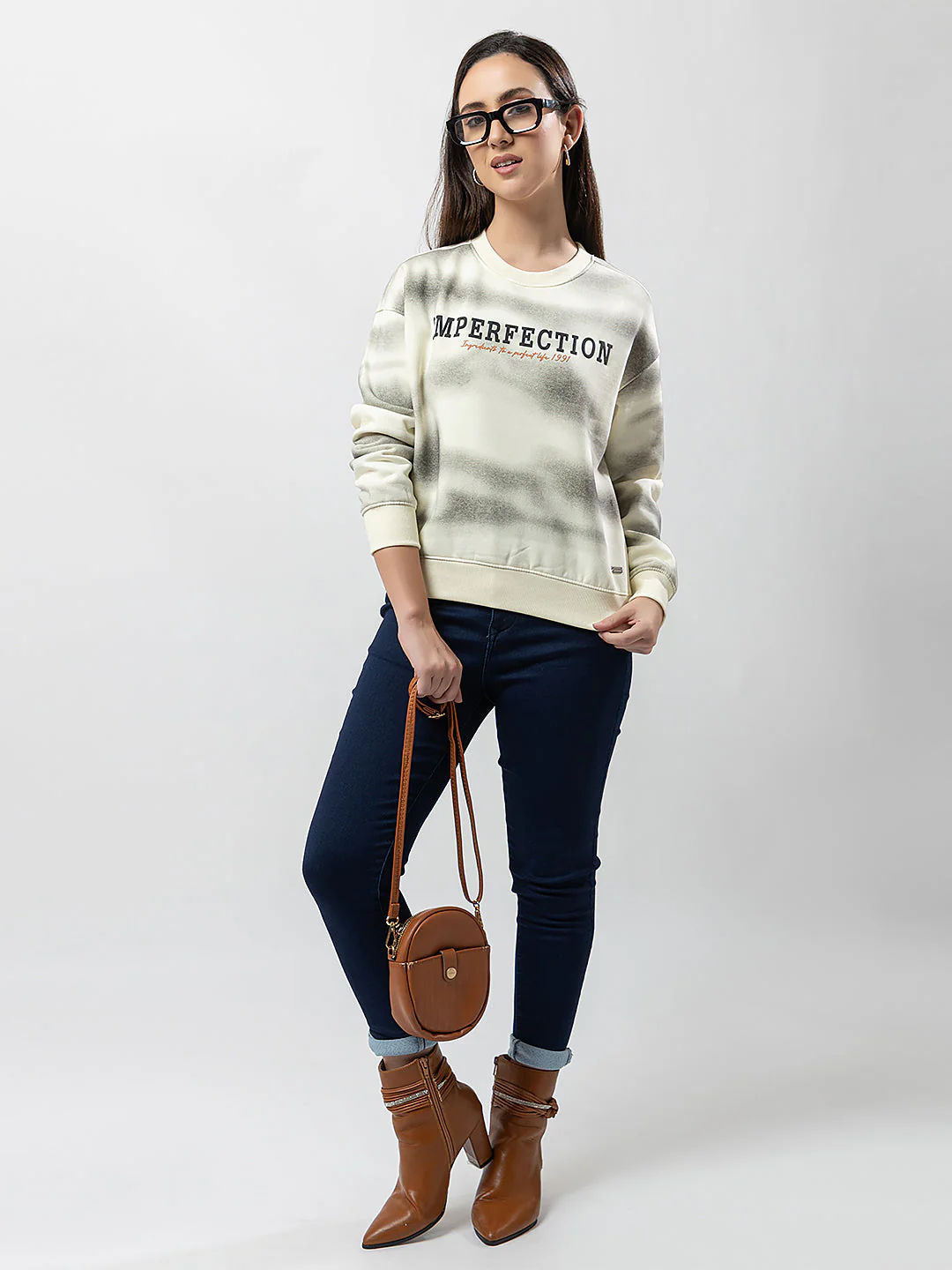 Women's Prined Graphic Sweatshirt - Image 4