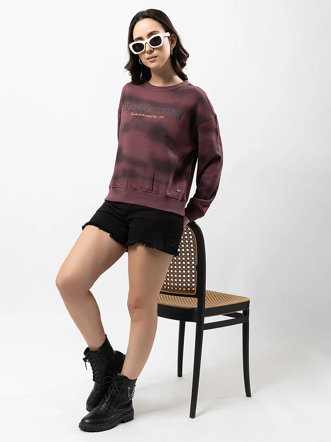 Women's Prined Graphic Sweatshirt - Image 7