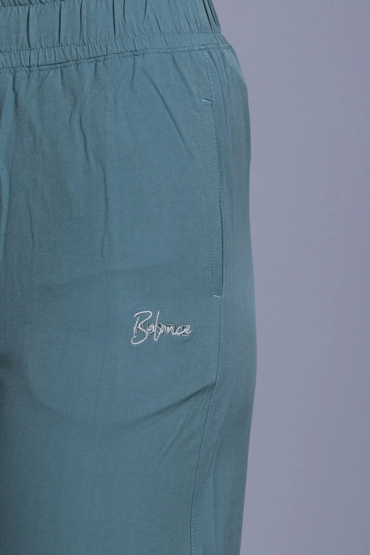 Women's Stretchable Solid Pants - Image 4