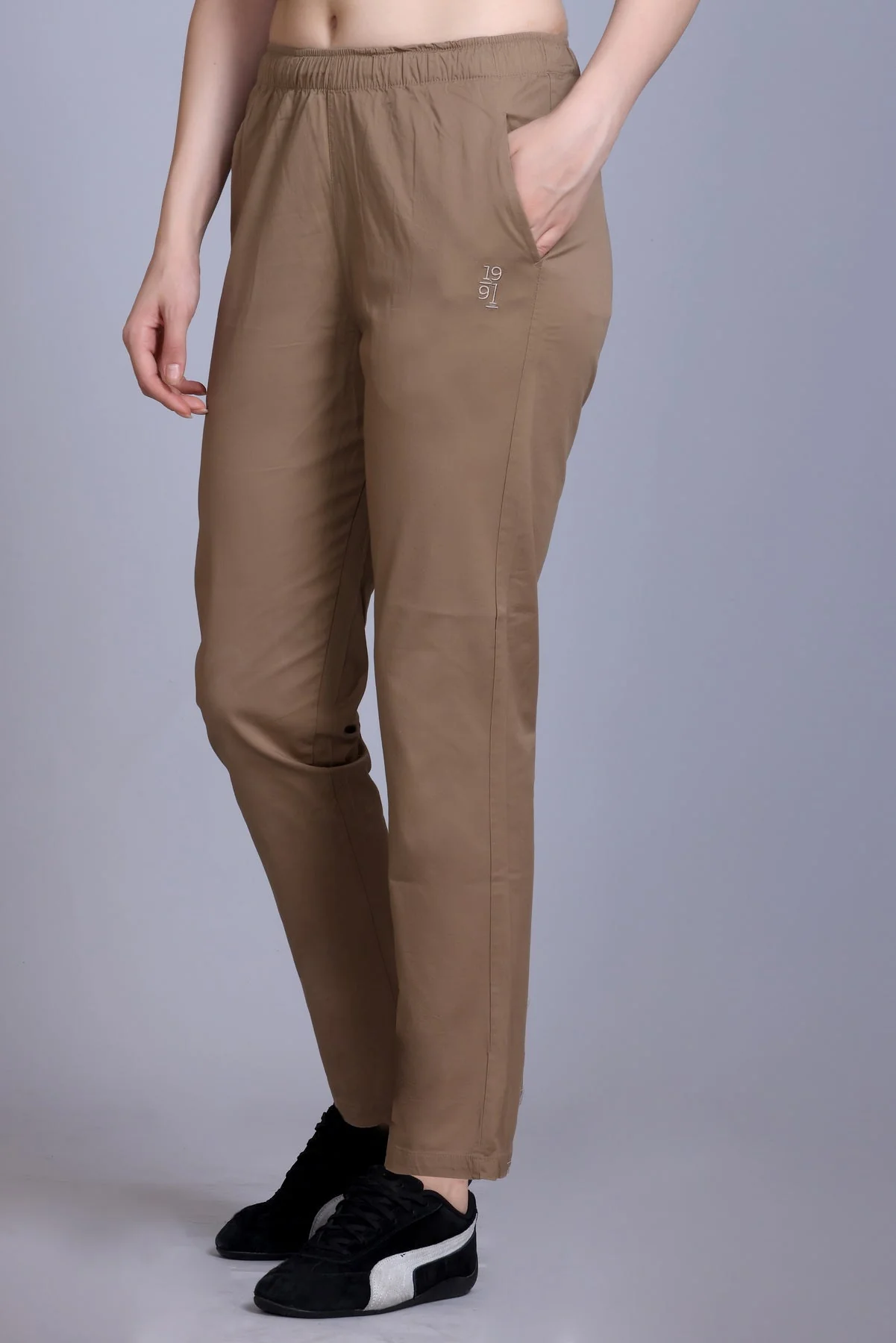 Women's Stretchable Solid Pants - Image 3